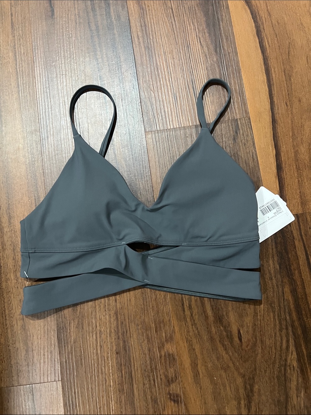 Lululemon V-Neck Crossover Underband Bra